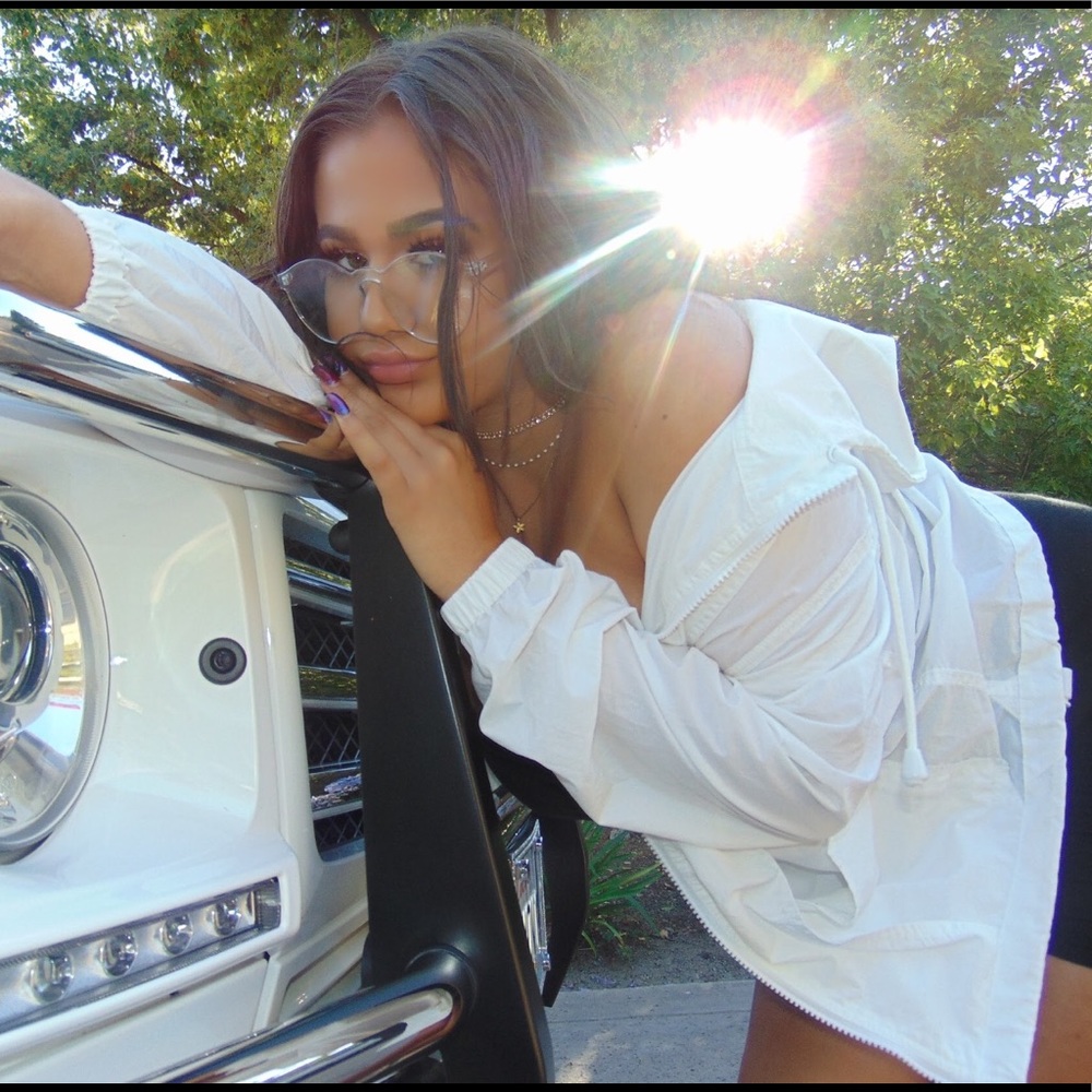Meet your Posher, Ahliyah